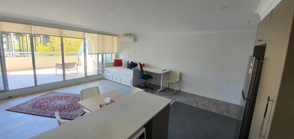 Dana-Cozy Studio With Shared Entry In The City Canberra Exteriér fotografie