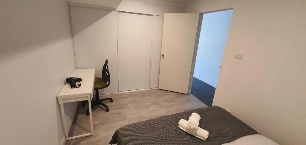 Dana-Cozy Studio With Shared Entry In The City Canberra Exteriér fotografie